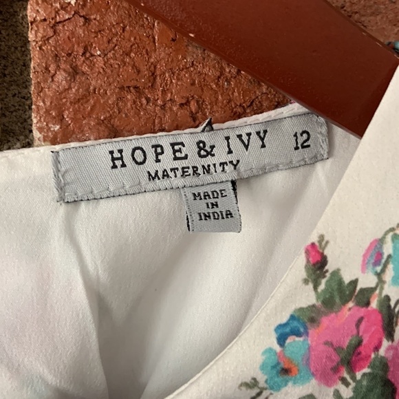 Hope & Ivy Maternity Pink Floral Midi Satin Dress - Picture 4 of 9